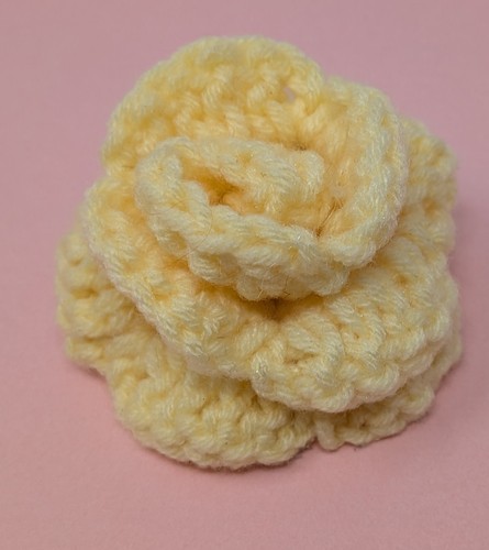Handmade Crochet Flower Hair Clip - Colombian Wool - Exclusive Gift Barrette - Picture 11 of 16