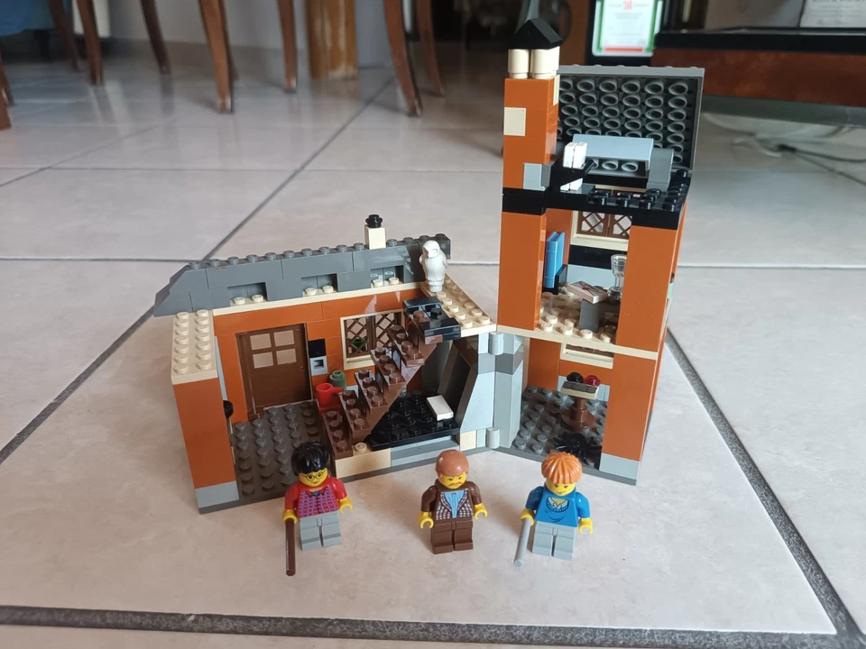 LEGO Harry Potter 4728 Escape from Privet Drive, foto 2 di 5