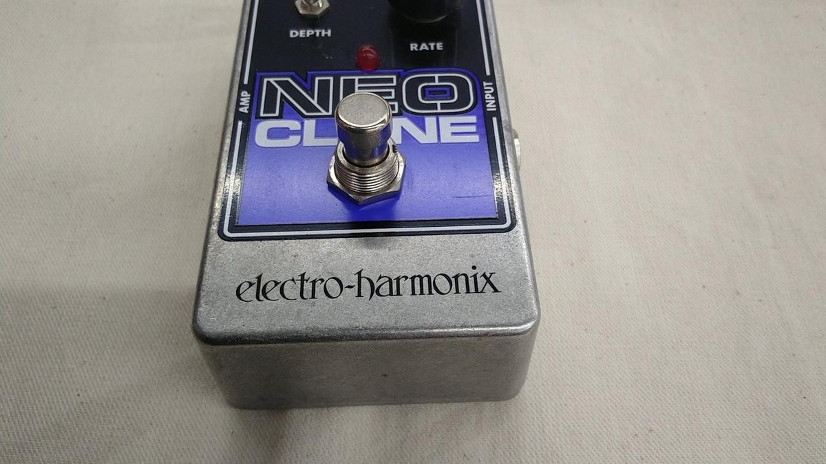 Electro-Harmonix Neo Clone Analog Chorus Pedal Small Clone Style