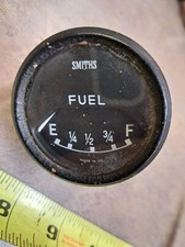 1967 Jaguar 420 Smiths Fuel Guage Used Works With Mounting Bracket.