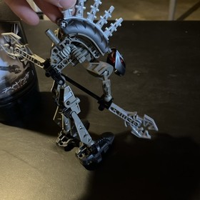 Appears Complete BIONICLE: Rahkshi Vorahk Set 8591 Complete w/ Kraata Canister
