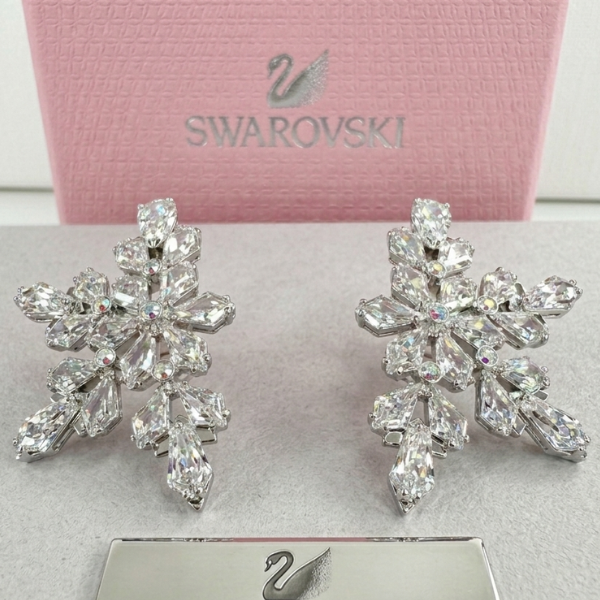 New SWAROVSKI Idyllia Snowflake Clip On Earrings Rhodium Plated Silver Tone Box
