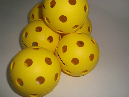 Onix Fuse Pickleball Balls Indoor True Flight USAPA Approved Yellow Box of 100 - Picture 9 of 11
