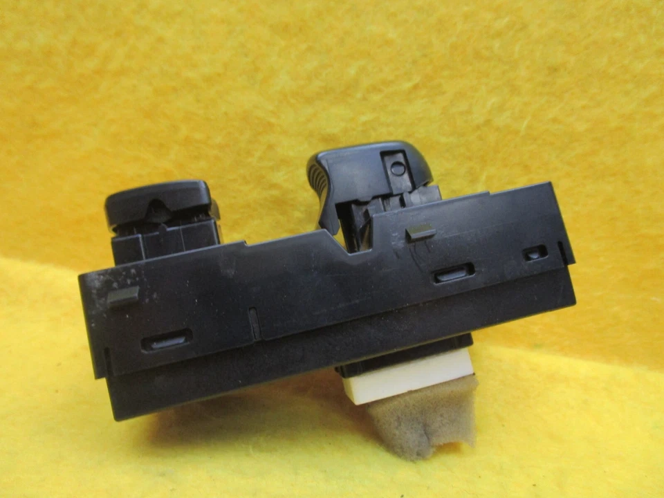 Interruptor de control de ventana lateral para pasajero Nissan Leaf 2011-2022 PN 25411-1KA5A Foto 2 de 4