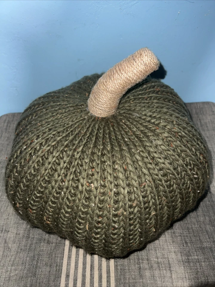 Calabaza Tejida con Tallo de Yute Novedad Almohada - Verde - Umbral - Nuevo Foto 2 de 4