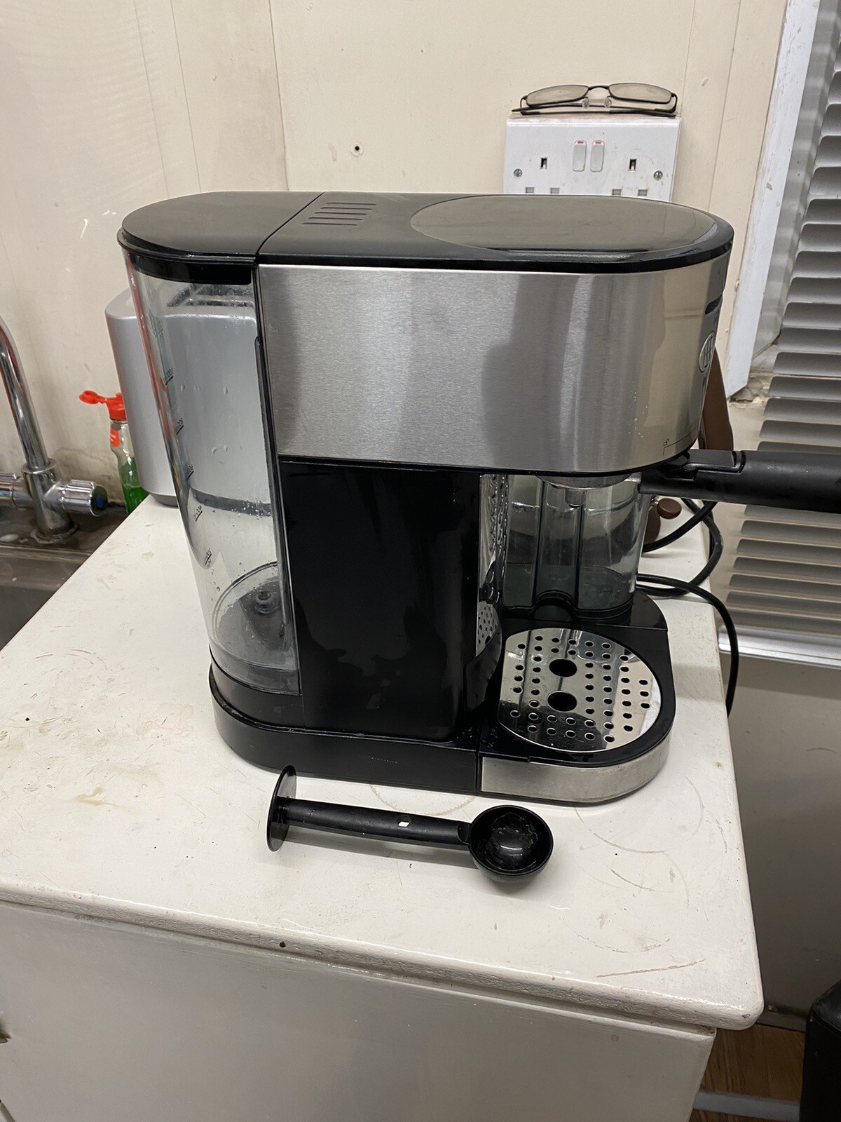 John Lewis Expresso/Capuchino/Latte Coffee Machine with integrated milk