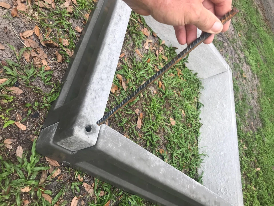 BedBlock Concrete Mold. Build Professional durable garden beds Fast and Easily.  - Image 2 of 4