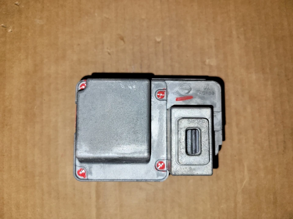 Módulo actuador de bloqueo de columna de dirección Infiniti G25 G35 G37 FX35 2007 A 2012 OEM Foto 2 de 4