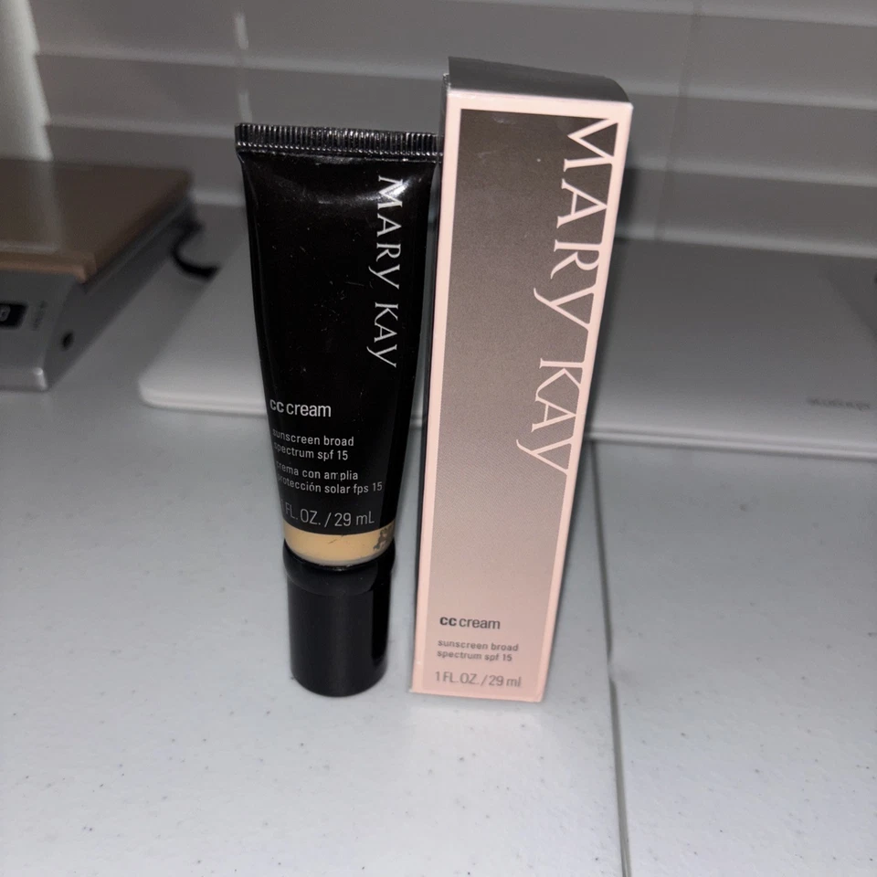 Mary Kay CC Cream Sunscreen Broad Spectrum SPF 15 - Medium - 1 fl oz - Image 2 of 4
