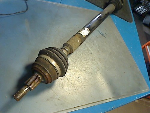 Antriebswelle Rechts Vorne AXP 1J0407272F VW Golf 1.4 55 KW 75 PS 221178 Km