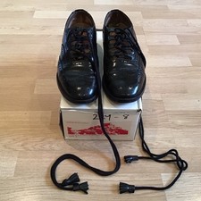 Thistle Shoes Ghillie Brogue Kilt Shoes size 8 Leather upper and sole. Used