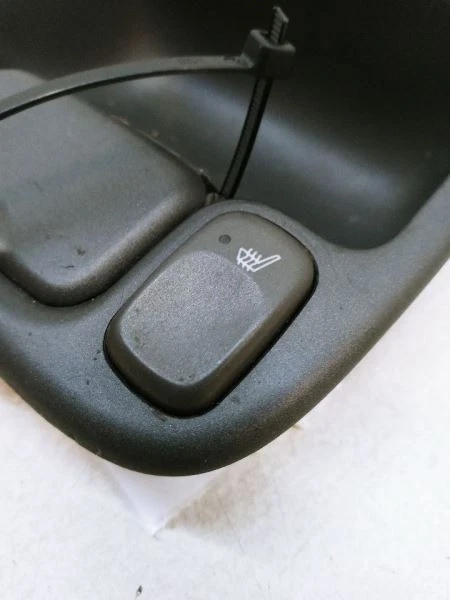 Volvo C70 2004 interruptor de asiento térmico con cubículo de almacenamiento OEM usado probado 9158075 Foto 2 de 4