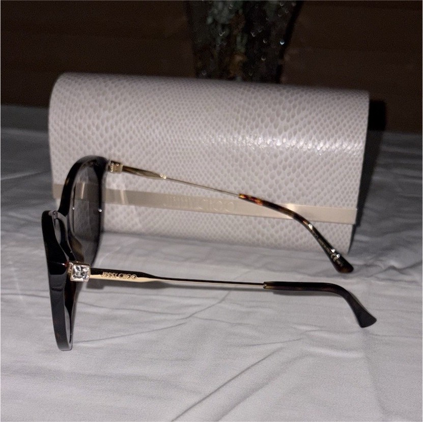 ジミーチュウ　ブラックキャットアイサングラス Jimmy Choo Women's Cat Eye Sunglasses Black Plastic Frame Gray
