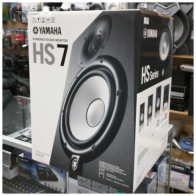 Yamaha HS7 Powered Studio Monitor 