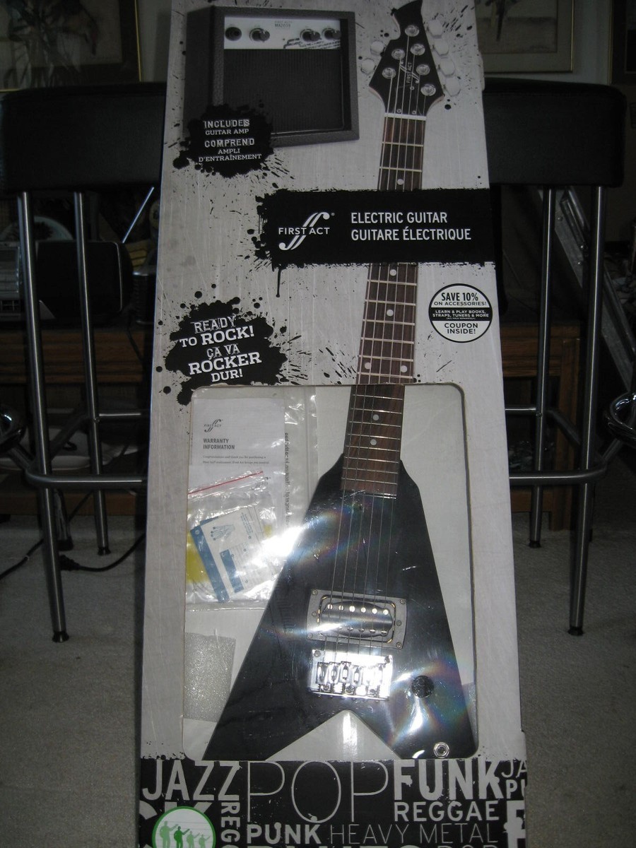 FIRST ACT ME276 フライングVミニ　ギター 女子子供にオススメ First Act ME276 Black Flying V Guitar w/Amp & Gig Bag in