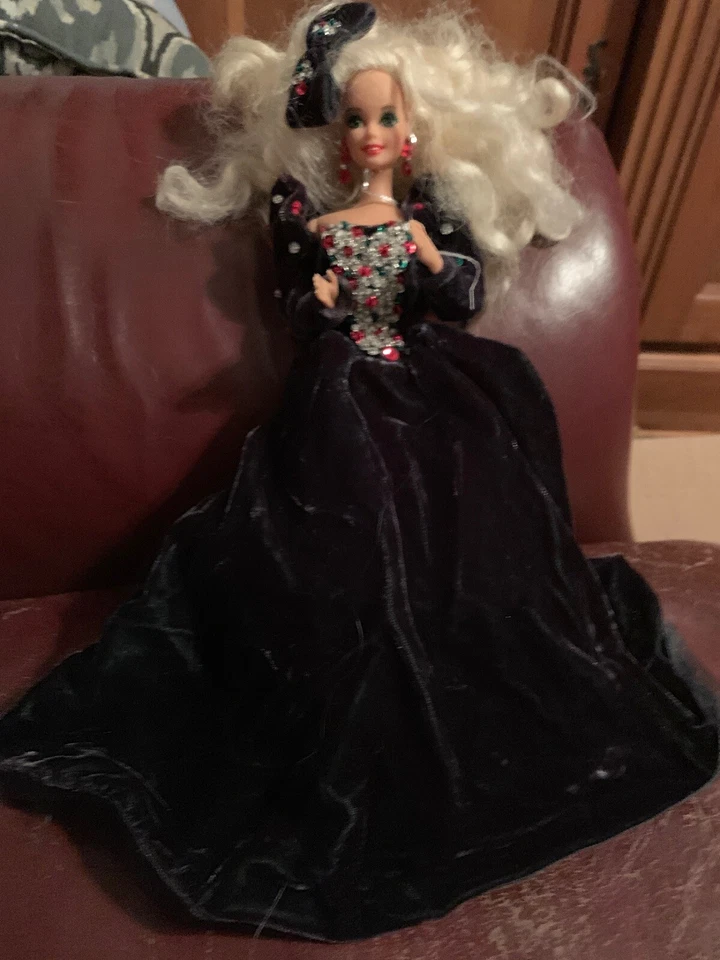 "Vestido de terciopelo de pelo blanco vintage muñeca Mattel 1991 vacaciones Barbie B1" Foto 3 de 4