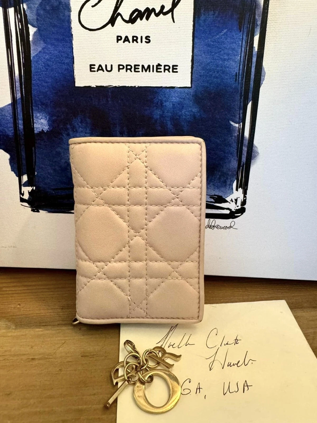 Portefeuille compact authentique Christian Dior, rose pâle