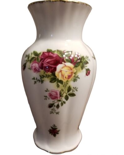 Gorgeous Royal Albert Porcelain Old Country Roses 7" Vase Gold Trim 1962 - Photo 1/5