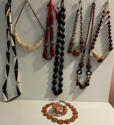 sehr schönes Konvolut Ethno Schmuck, Horn, Knochen und Edelholz,