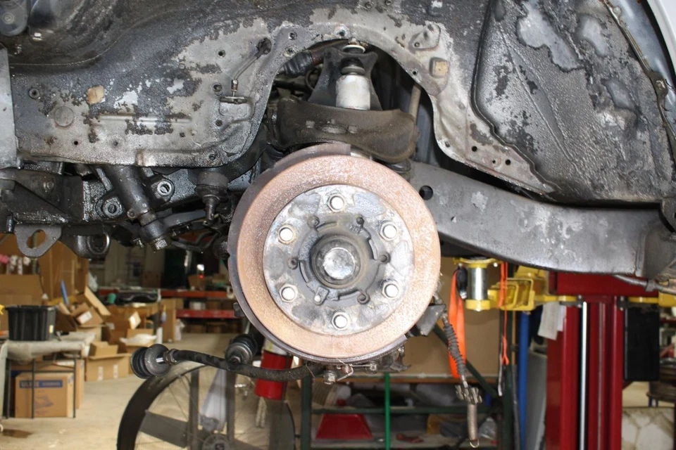 Conjunto de suspensión delantera derecha pasajero Mazda B-2600 87-93 Foto 2 de 4