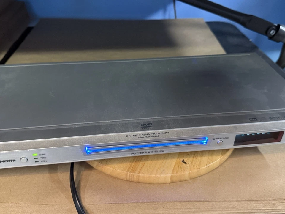 Reproductor de DVD Toshiba SD-4980 HDMI 1080p escalado plateado probado funcionando sin control remoto Foto 3 de 4