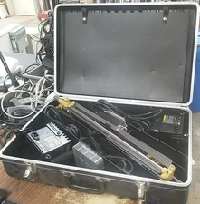 Lowel Omni-Light 500 Watt Focus Flood Light 4187531 120-240VAC  Set Kit Tri Pod