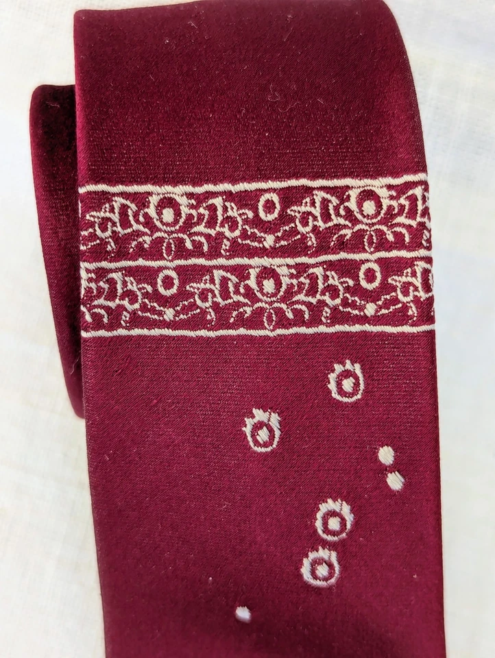 Corbata de Colección Schiaparelli 100% Seda Pesada Bordada León 21/4" x 54" Años 60 Foto 3 de 4