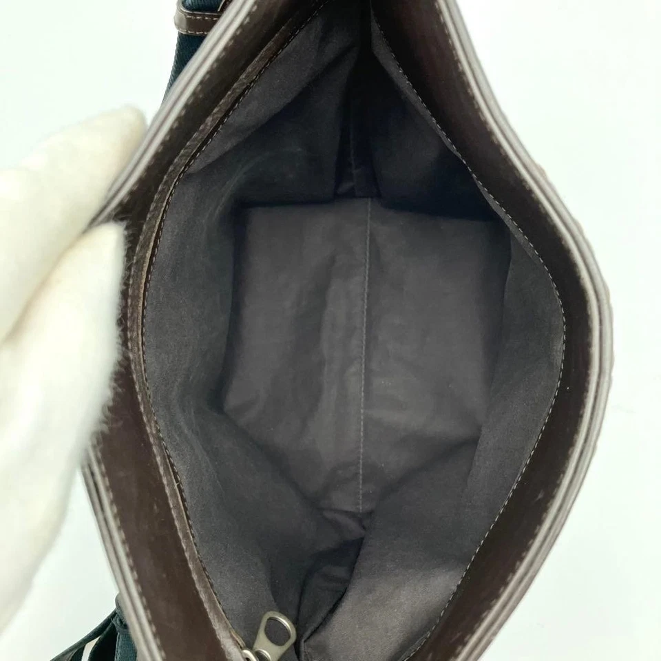 Bolso Bandolera BOTTEGA VENETA Intrecciato Sacoche Cuero Marrón Oscuro Foto 2 de 4
