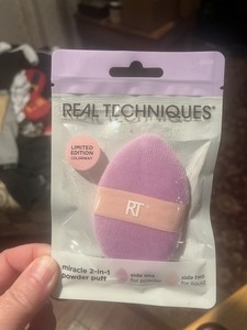 Real Techniques 2-1 Powder Puff