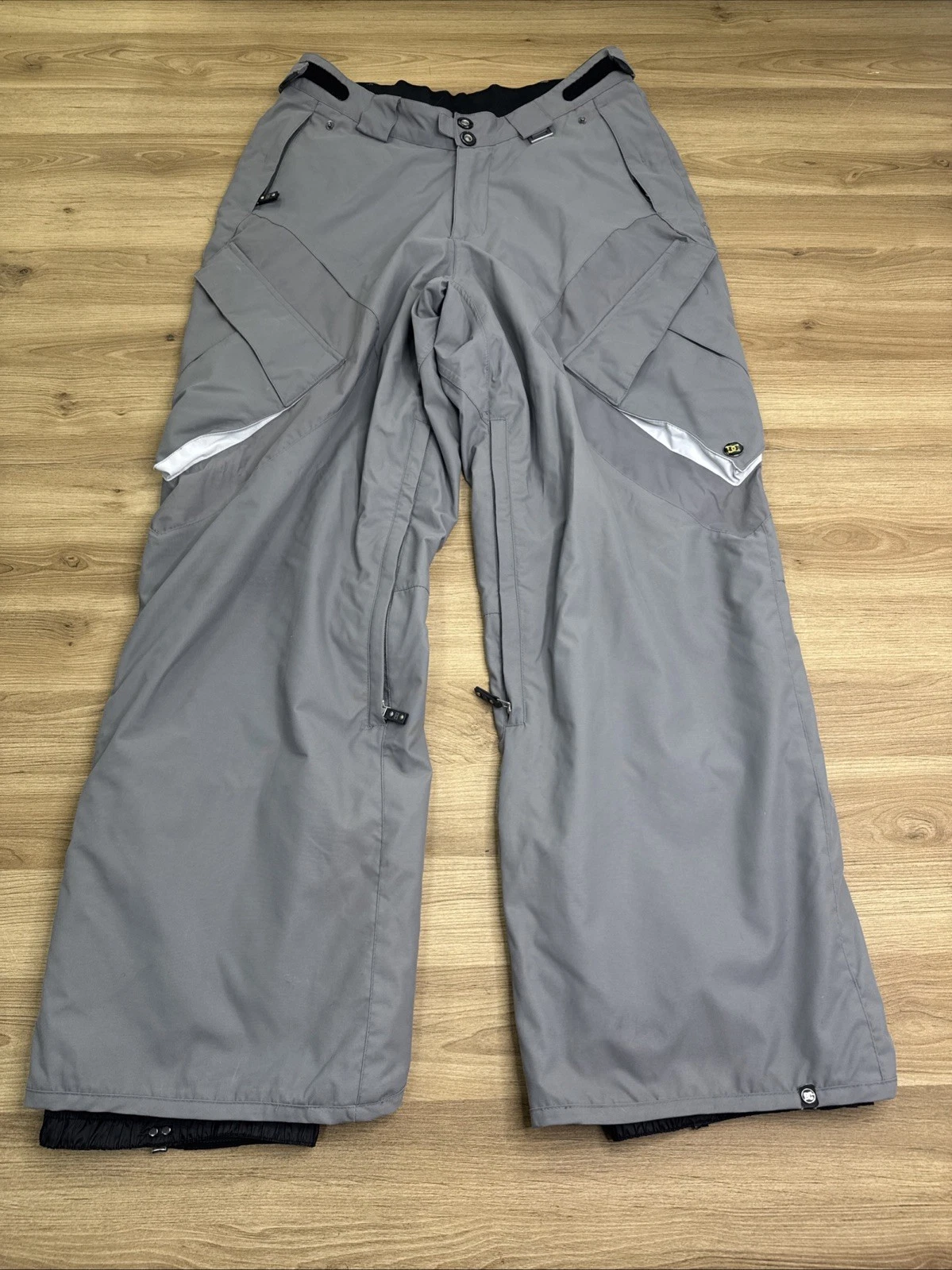 DC Exotek 5K Grey Ski Snowboard Winter 34x32 Snow Pants Logo Mens