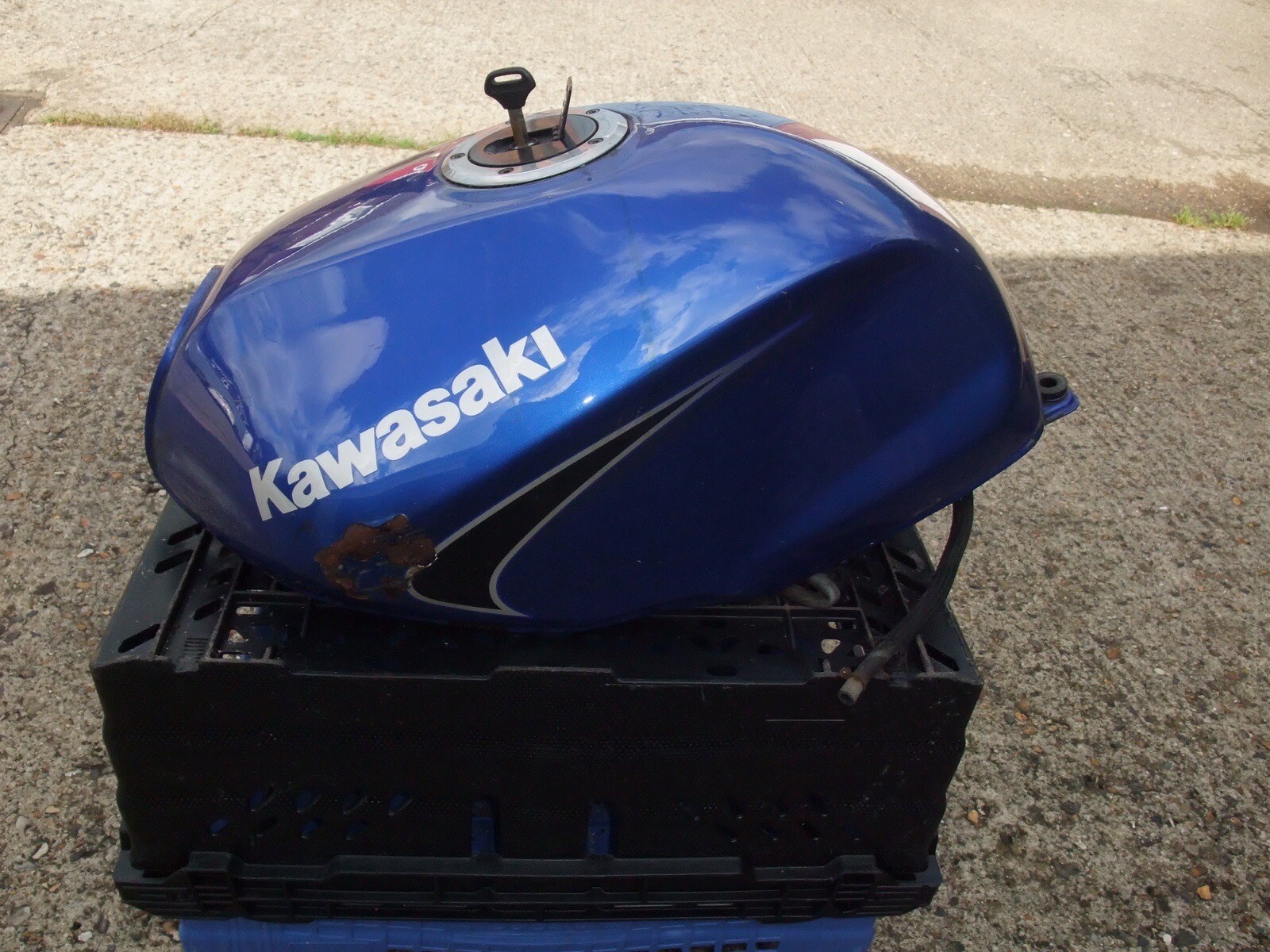 KAWASAKI ER5 ER 5 FUEL PETROL GAS TANK WITH CAP & KEY & COVER 9706 OEM