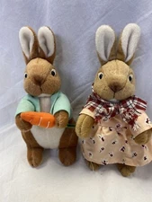 1998 STUFFINS PETER COTTONTAIL & Mrs. RABBIT~ PLUSH BUNNY RABBITS~CARROT 7” ~W24