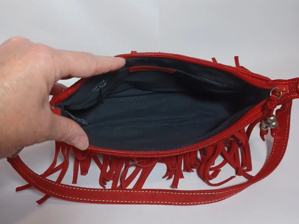 Bolso de hombro Nine West ROJO con flecos Foto 2 de 4