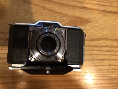 Vintage Zeiss Ikon Camera Pronto w/ Novar-Anastigmat 1:3.5 f=4.5cm