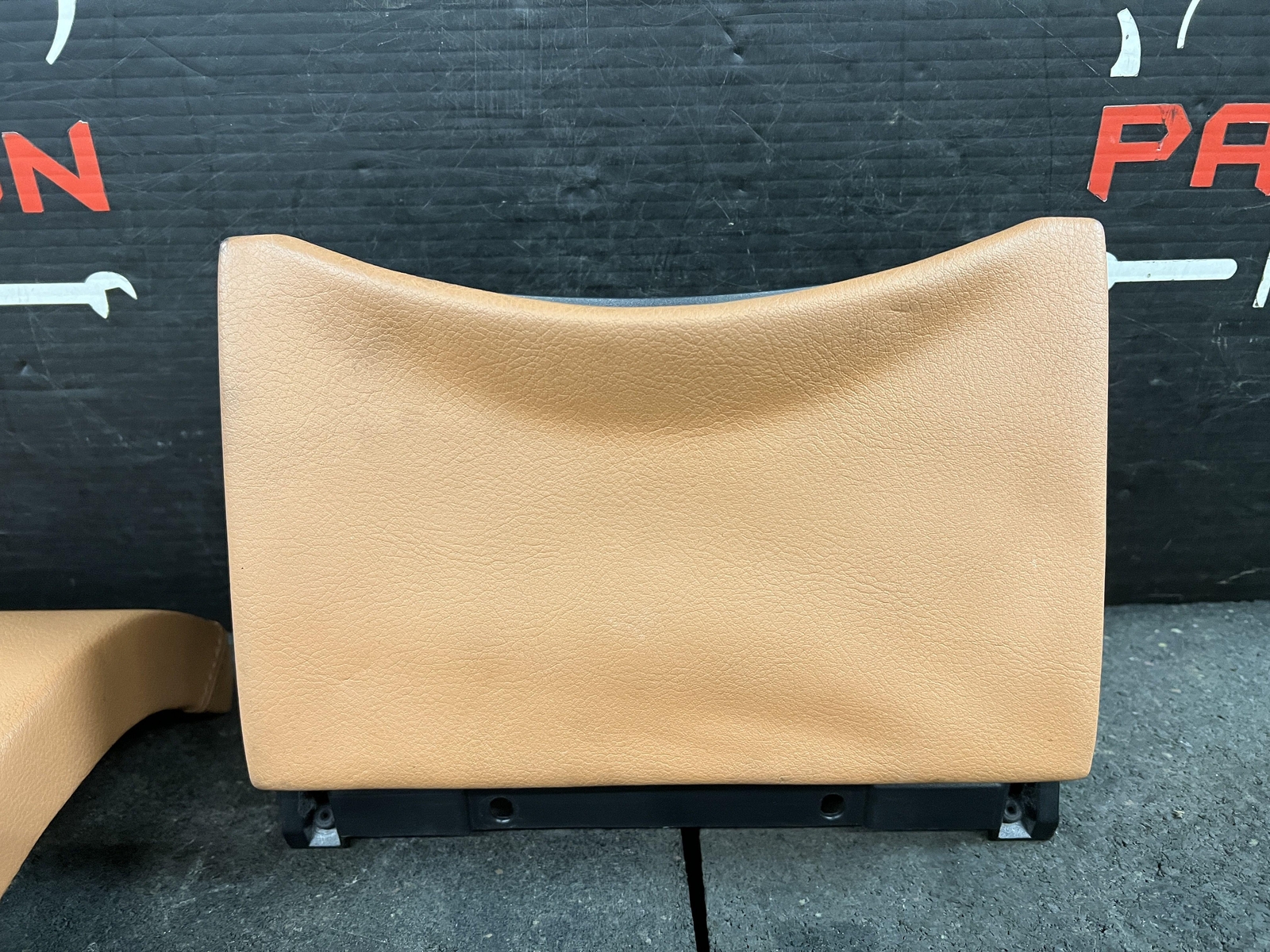 03-08 MASERATI QUATTROPORT DRIVER LOWER DASH COVER TRIM CD CHANGER STORAGE BROWN