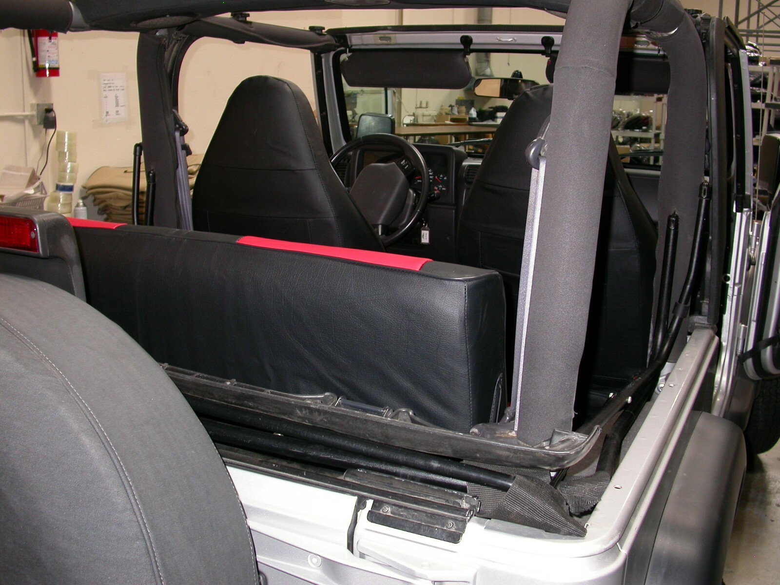 FOR 199702 JEEP WRANGLER TJ SAHARA S.LEATHER CUSTOM FIT SEAT COVERS