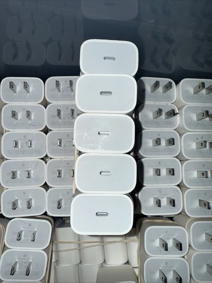 Adaptador de Alimentação de Carregamento Rápido Apple 20W USB-C (Modelo A2305) – Original Genuíno – - Imagem 2 de 4