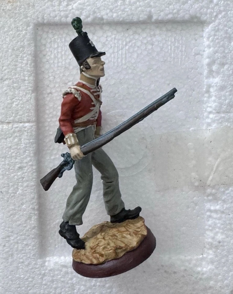 Juego de 35 soldados de peltre Franklin Mint Waterloo Regiments 1979 + libro en su mayoría en caja Foto 4 de 4