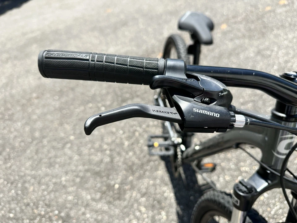 Cannondale Catalyst 27.5 Mountain Bike Size Medium - Image 2 of 4