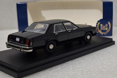 CROWN ESTATE 黒 ミニカー 1/43 Toyota Crown Estate Athlete G Black