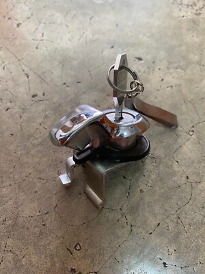 DATSUN 520 521 Bluebird Pick up Glove Box Lock Genuine Part NOS