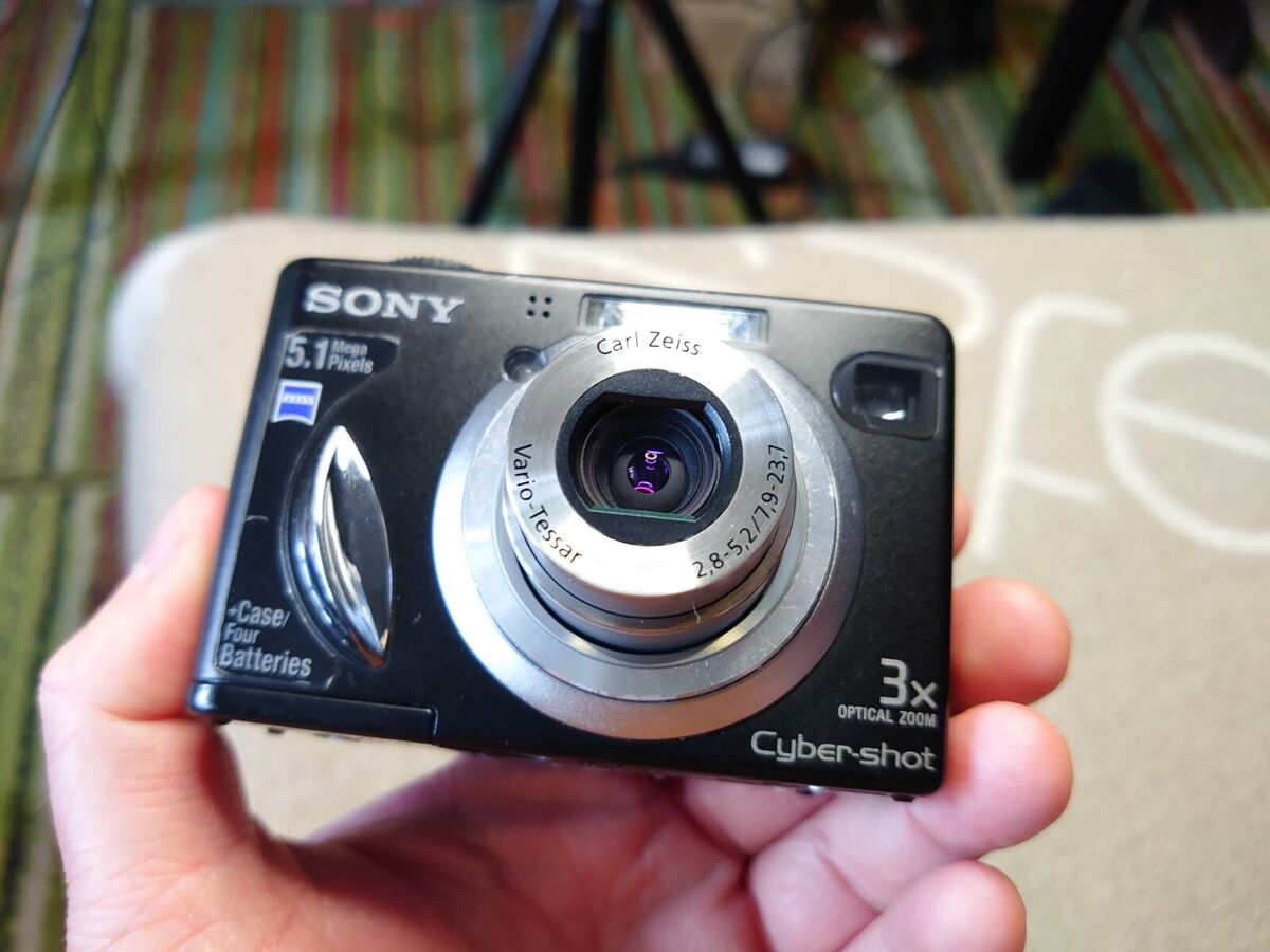 Sony Cyber-shot DSC-W15 5.1MP Digital Camera - Black Fully Sony Cyber-shot DSC-W15 5.1MP Digital Camera - Black Fully