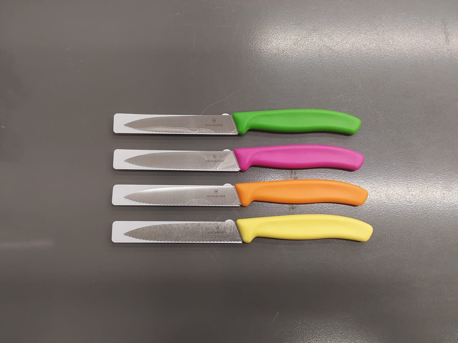 - Serrated With Point - 4-pack