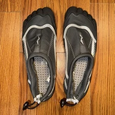 Norty Water shoes Size 4 Unisex