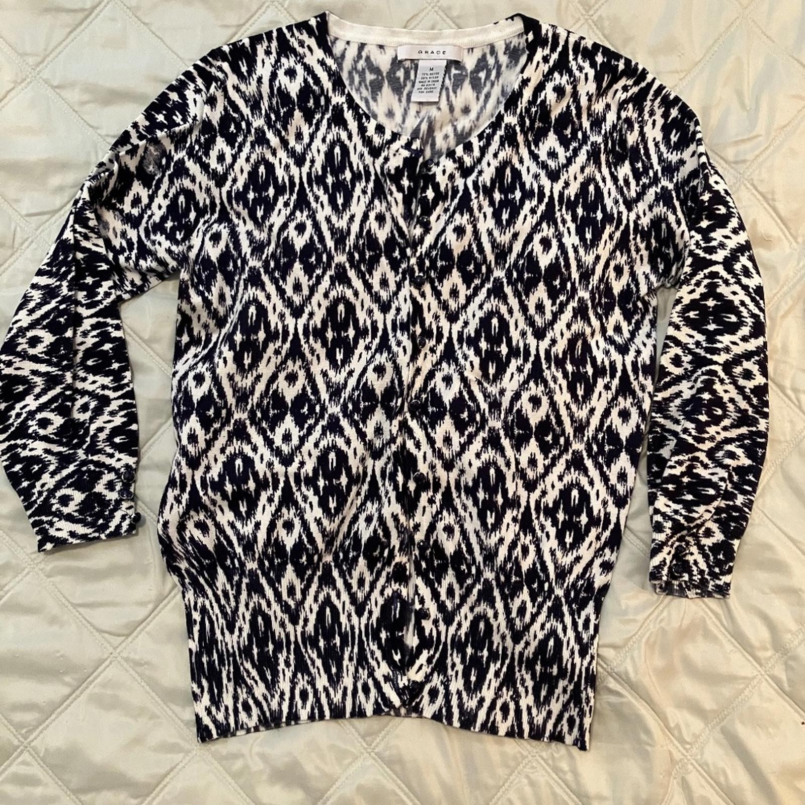 GRACE Button Down 3/4 Sleeve Patterned Fitted Swe… - image 1