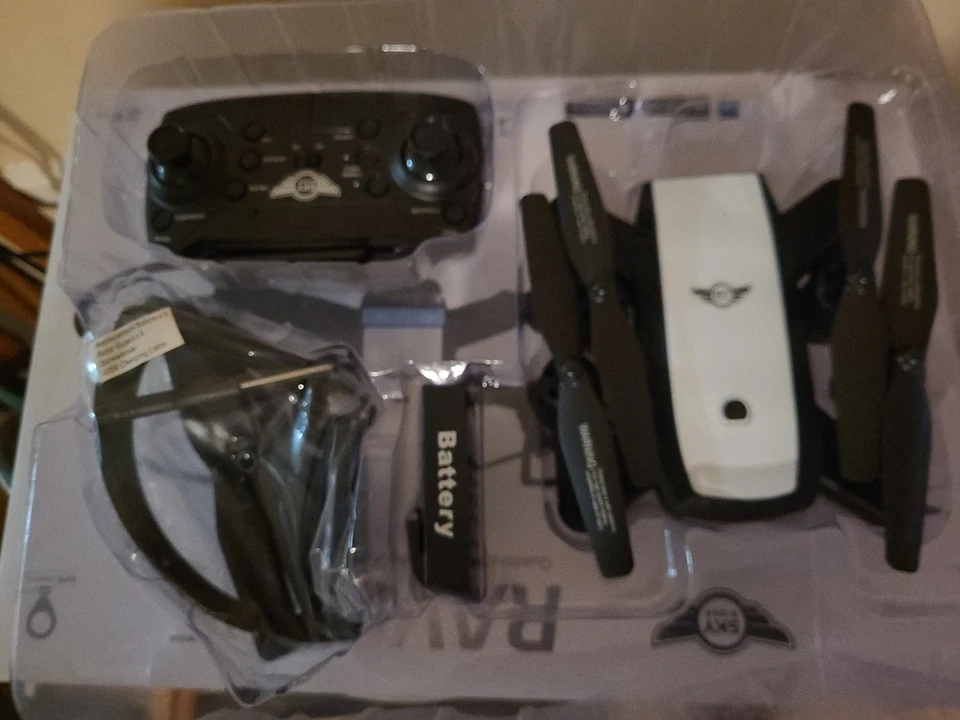 Sky Rider Raven 2 Quadcopter Drone with GPS and WIFI Camera Foldable NEW  - Image 3 of 3