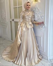 Premium Champagne Muslim Wedding Gowns Sparkling Diamante Appliques Bridal Gowns