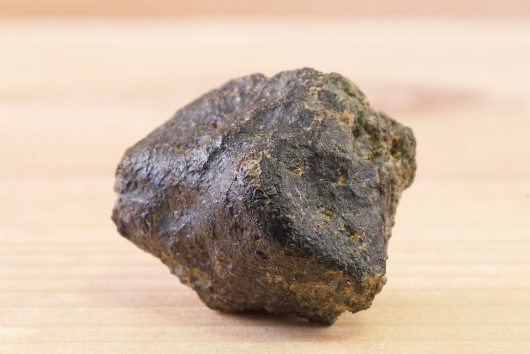NWA 15364 meteorite Martian Nakhlite 5.090 gram fusion-crusted