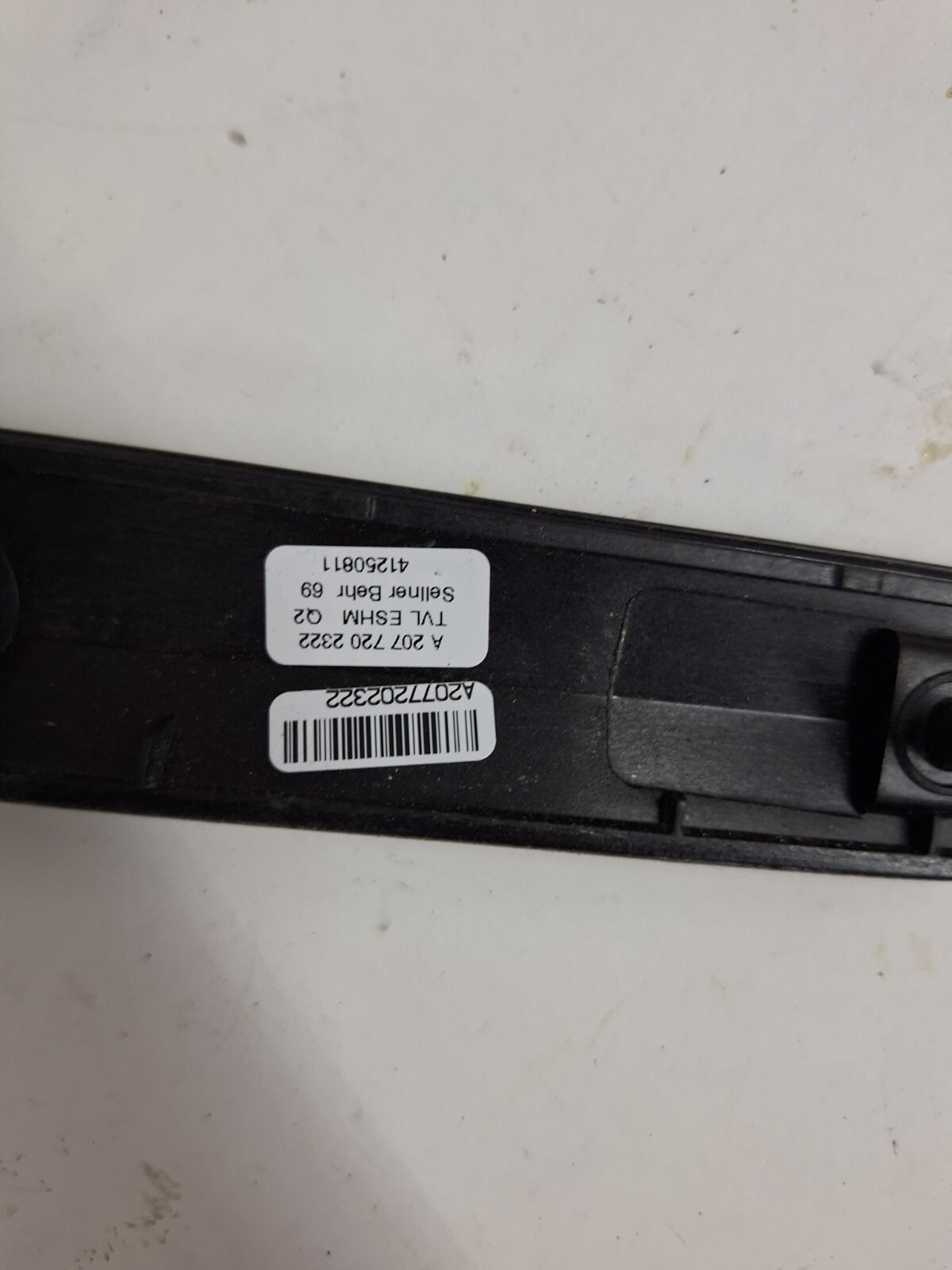 NEW MERCEDES-BENZ E C207 FRONT LEFT DOOR MOULDING A2077202322 OEM 