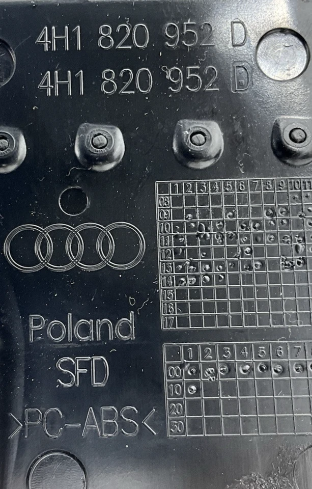 AUDI A8 QUATTRO 2015 - ventilación de aire central derecha OEM # 4H1820952D Foto 3 de 4